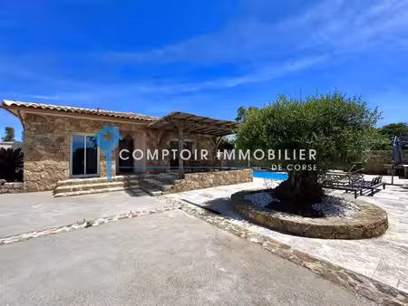 villa style bergerie 3 chambres en pierre de taille avec piscine