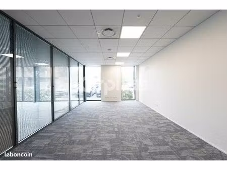 bureau 500 m²