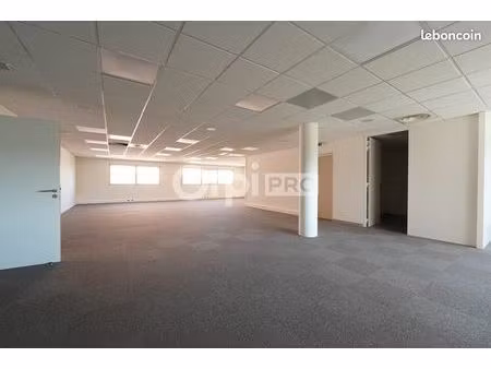 bureau 233 m²