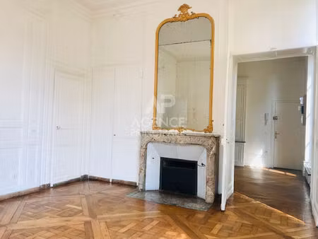 'versailles saint louis' bel appartement de 3 pièces de 65.5 m2 !
