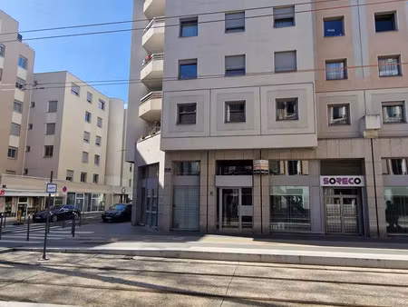 vente commerce 2 pièces 70 m² lyon 6 (69006)