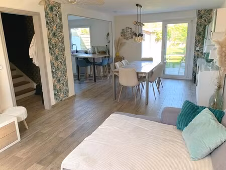 maison de lotissement avec jardin garage