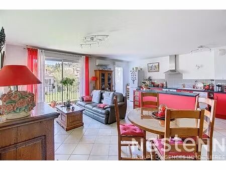 a vendre a salernes en exclusivité ! appartement 3 pièces 65 m2 + garage