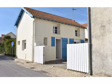 location maison  51 m² t-2 à châtelaillon-plage  700 €