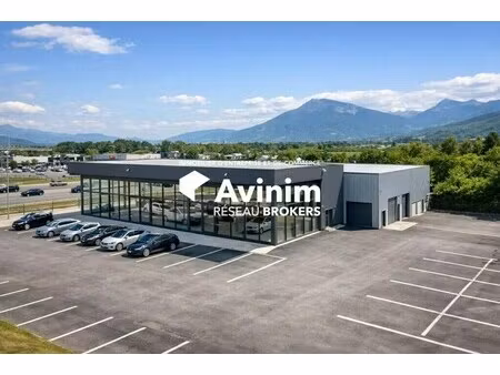 location commerce porte de savoie 73800 360m²
