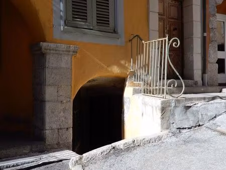 caves à vin de 3 5 ou 10m2 autre à louer