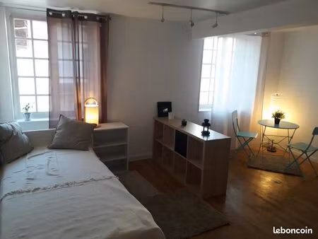 studio meublé et équipé proche université