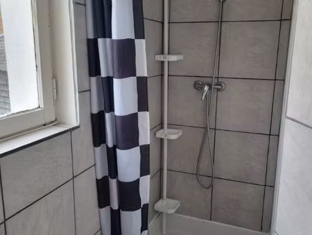 particulier loue t1 avec balconnet