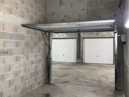 garage sécurisé avec électricité