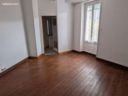 appartement t2 centre bas de lusignan