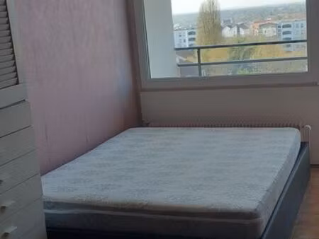 studio meublé à melun avec douche privée à l'extérieur