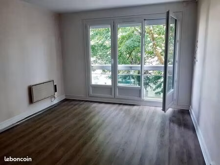 studio 1 pièce 23 m²