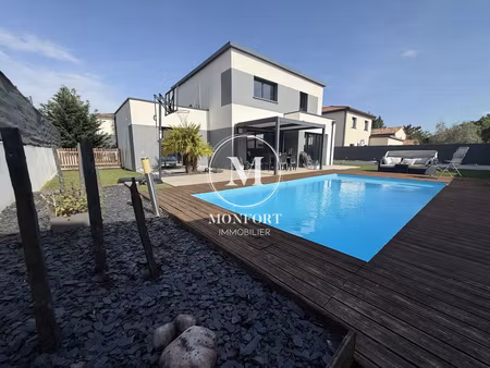 villa contemporaine avec piscine