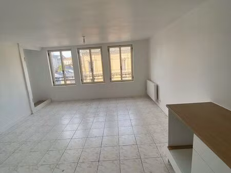 loue appartement entièrement rénové