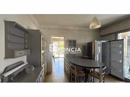 grau du roi - centre ville - rive droite - p4 de 85.90 m2 avec véranda  balcon et terrasse