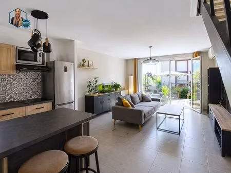 villa t3 duplex avec jardin  parkings et annexe
