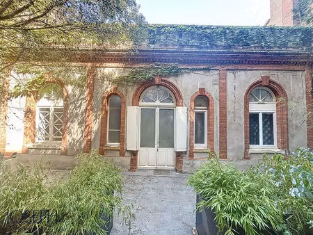 les carmes quai de tounis maison meublée avec grand jardin arboré