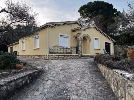 maison - 113 m2 sur 1900 m2 de terrain clôturé et arboré