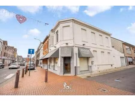 spacieux immeuble mixte commerce et habitation déalement