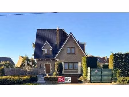villa d’exception avec piscine  wellness et terrain à projet