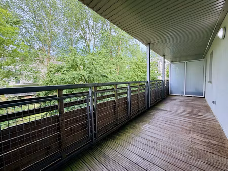 t2 40 m2 balcon 13 m2 2 parkings dpe c bbc 2012 sa