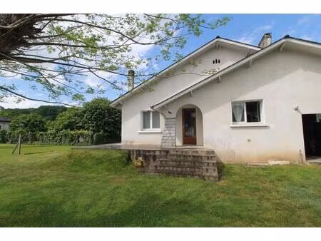 a 5mn de nay  maison 4 pièces  jardin et garage