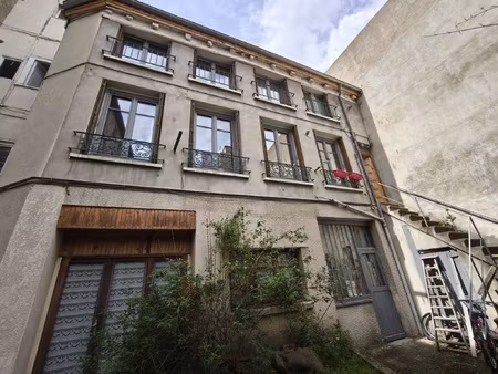 maison de ville  hyper centre.