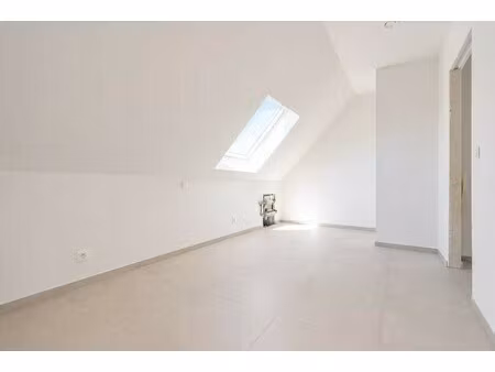 prachtig 3-slaapkamerappartement met hoogwaardige afwerking  lichtrijke leefruimte en grot