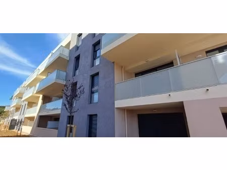 t2 neuf avec balcon et parking à la seyne-sur-mer