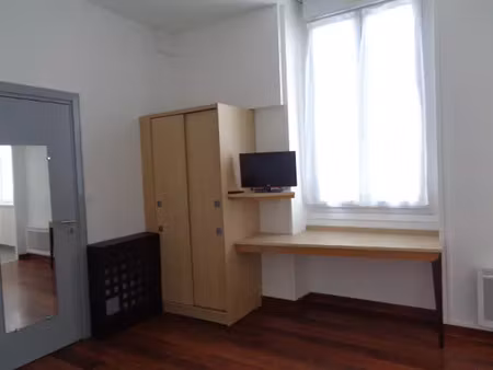 location appartement 1 pièce 20 m² à saint-palais (64120)