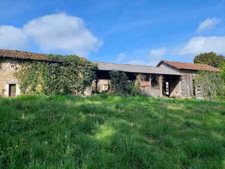 grange et hangars sur 2000 m²