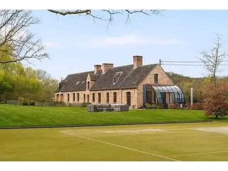 domaine rénové 'hof ter beeldeken' dat dateert uit 1607  su