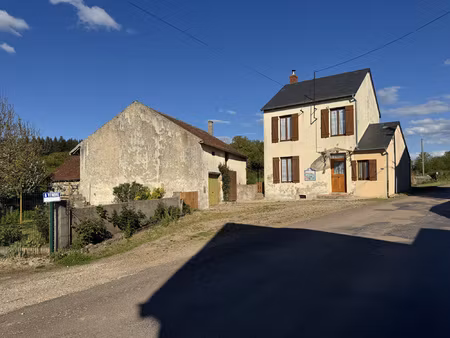 maison de village avec dependances dans le nord morvan
