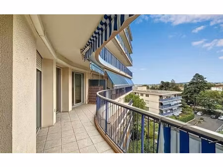 location appartement  m² t-3 à antibes  1 270 €