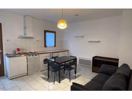 location appartement  m² t-2 à mont-de-marsan  390 €