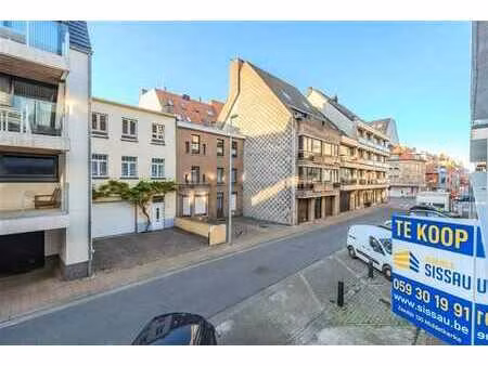 studio clé en main avec coin nuit séparé dans un immeuble ré