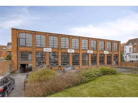 espace de bureau facilement accessible (405 m²) à louer à br