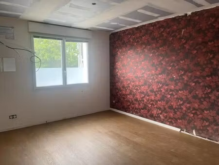 location commerce merignac 33700 71m²