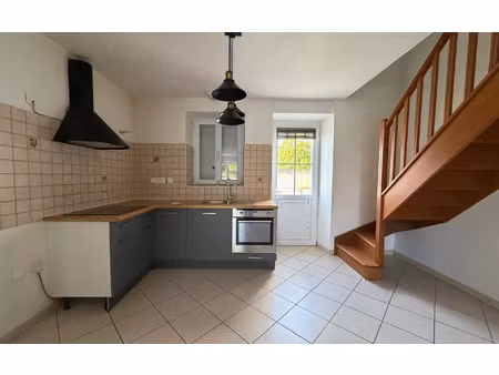 location maison  m² t-4 à chevru  890 €