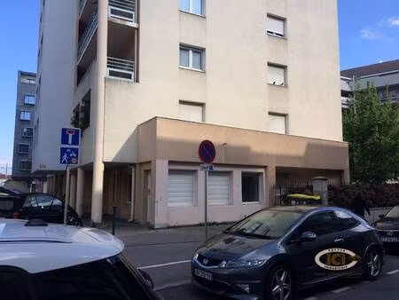 local commercial à louer