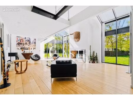 maison 8 pièces 295 m²