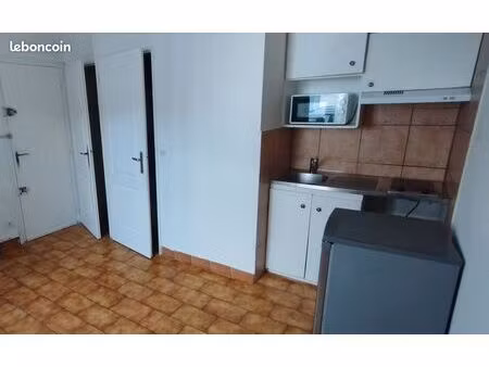 studio à 50m rer c chamarande (91) – dispo rapidement – contact uniquement par tel