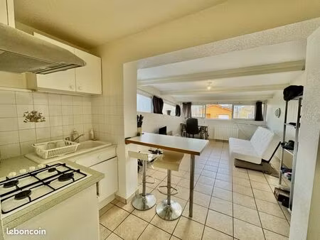studio 1 pièce 28 m²