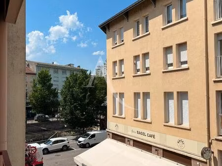 studio 1 pièce 27 m²