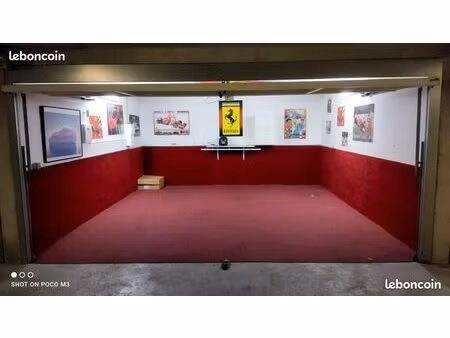 a louer grand double garage sécurisé avec électricité   centre ville st laurent du var 299