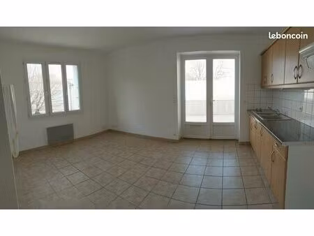 beau t3 55m² avec terrasse et parking