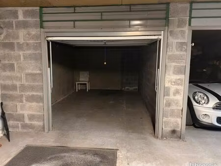 garage box à louer dans le vieux lille