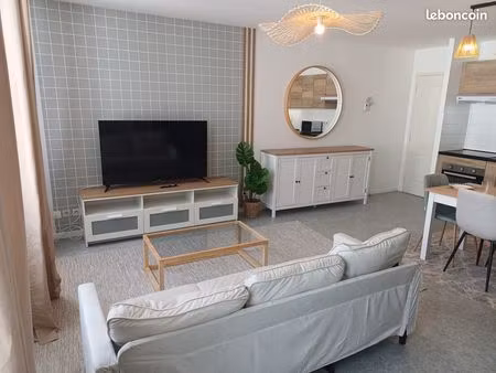 t2 meublé et équipé de 52m² au centre-ville