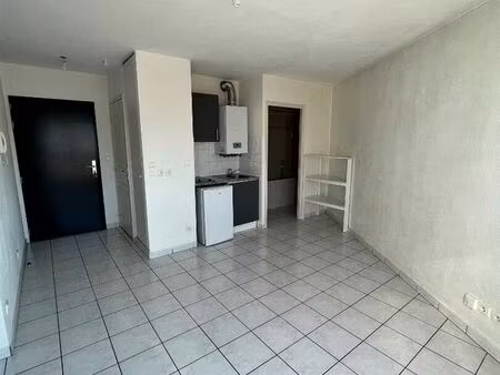 studio 1 pièce 31 m²