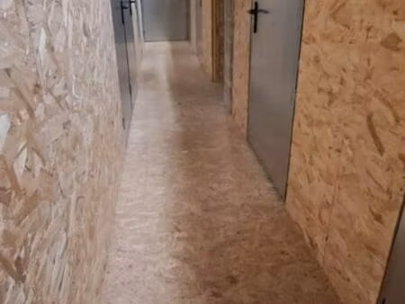 box stockage 15 m² sécurisé – accès camion – proche jonzac